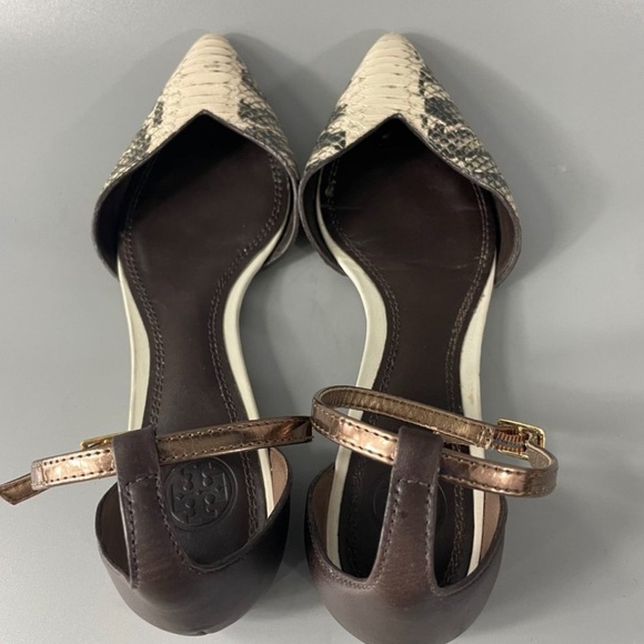 Tory Burch V-cut Ankle Strap Python Sandals, Size 6 - Picture 5 of 6